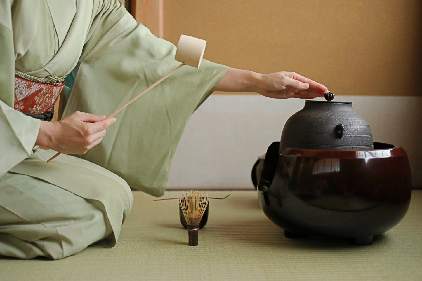 CHAGAMA and FURO Japanese antique bronze brazier and cast iron kettle, For Tea ceremony, Doan furo and Amida gama in 1970s