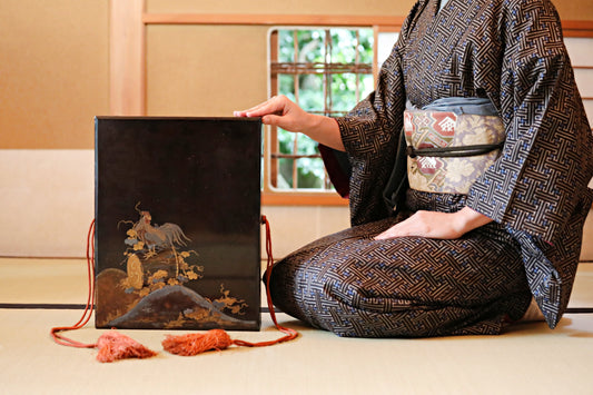 Japanese antique lacquer makie box