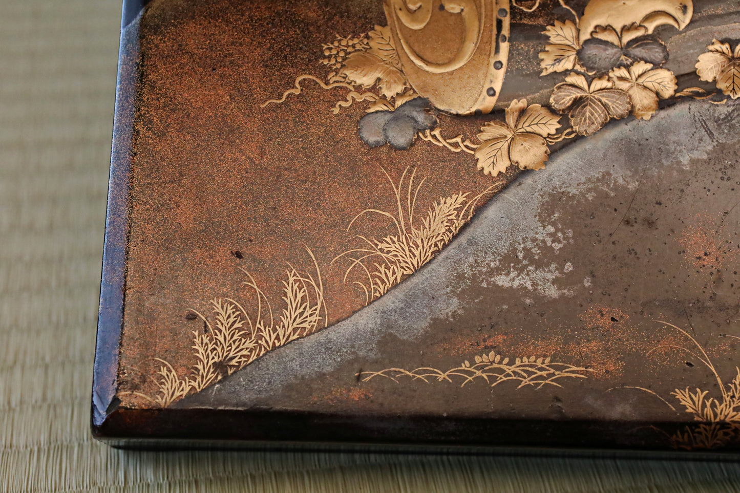 Japanese Makie Lacquer box with Long-tailed bird gold urushi EDO 1800s