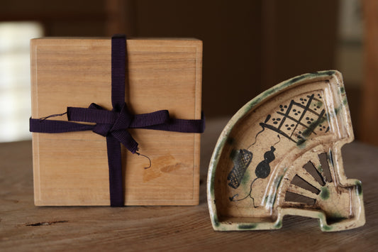 Japanese antique Oribe master craft ceramic plate for tea ceremony minimalist abstract 1880s kiln art craft W6.9×5.7in/W17.5×14.5cm