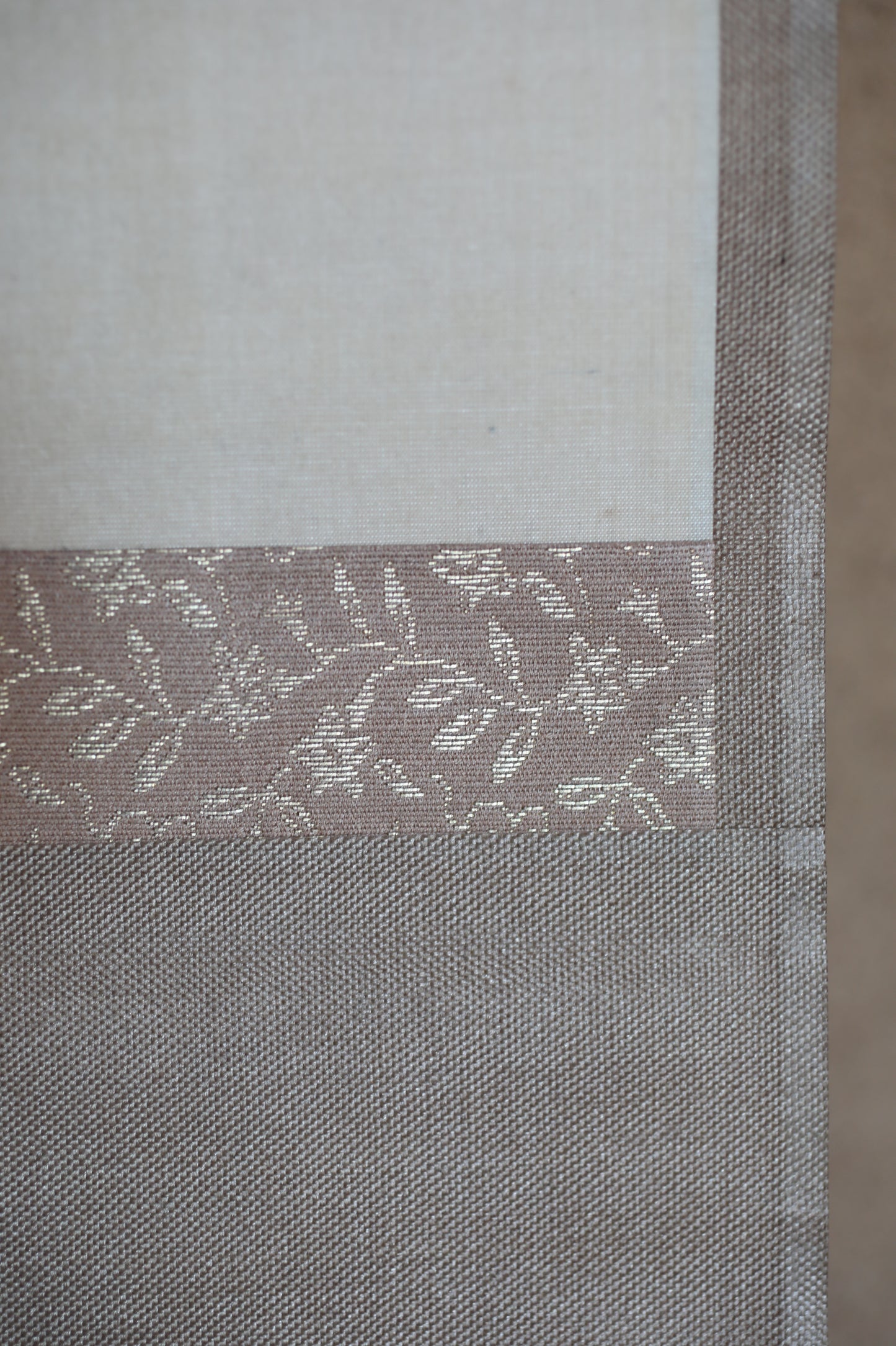 Japanese antique art hanging scroll paint, MAIKO kimono woman retreating figure with sign, Kakejiku with BOX 1950s H73.6×10.2in/H187×26cm