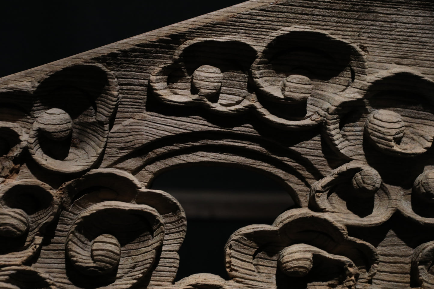 Antique Japanese Wood Carving Gegyo, Temple Water Crest Sculpture EDO