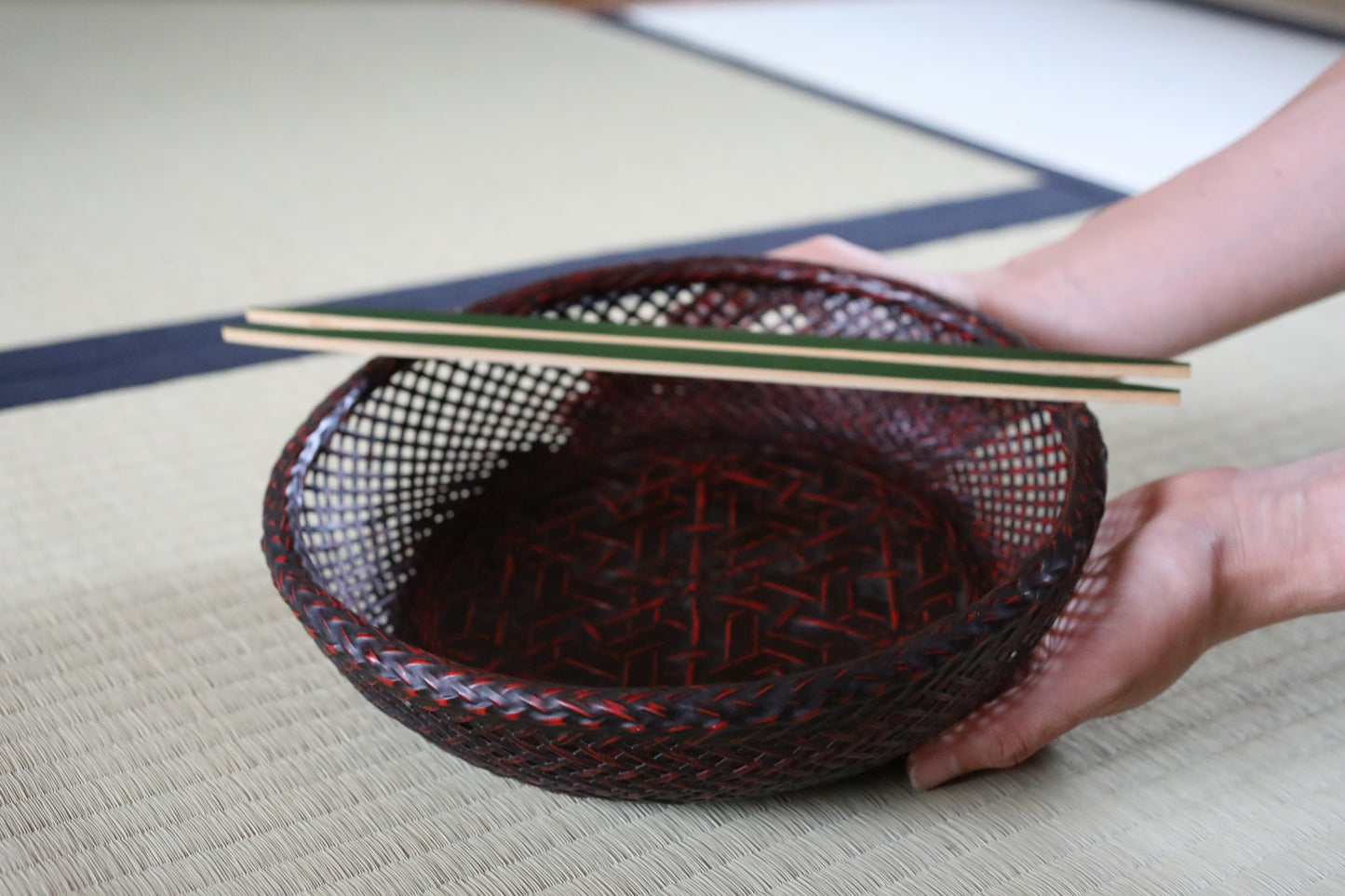 Japanese vintage beautiful bamboo woven lacquered basket for Tea ceremony, shallow basket    H2.2xW9.5in/H5.5xW24.2cm