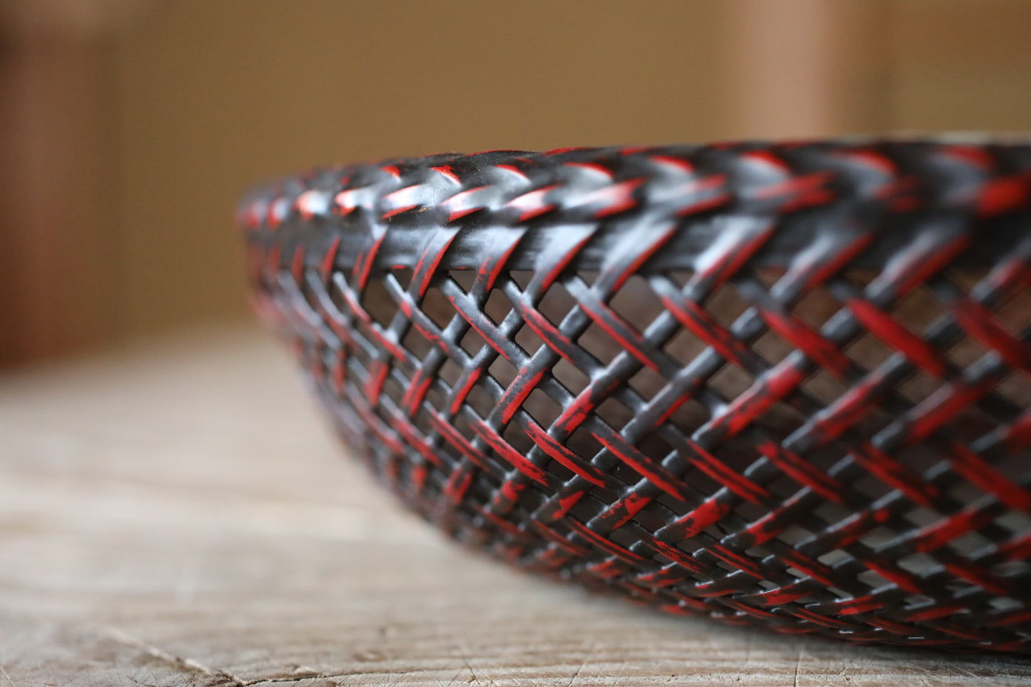 Japanese vintage beautiful bamboo woven lacquered basket for Tea ceremony, shallow basket    H2.2xW9.5in/H5.5xW24.2cm
