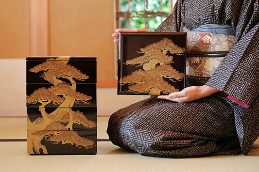Antique Japanese Lacquer Jubako Box: Edo Pine Tree Makie, 4-Tiered