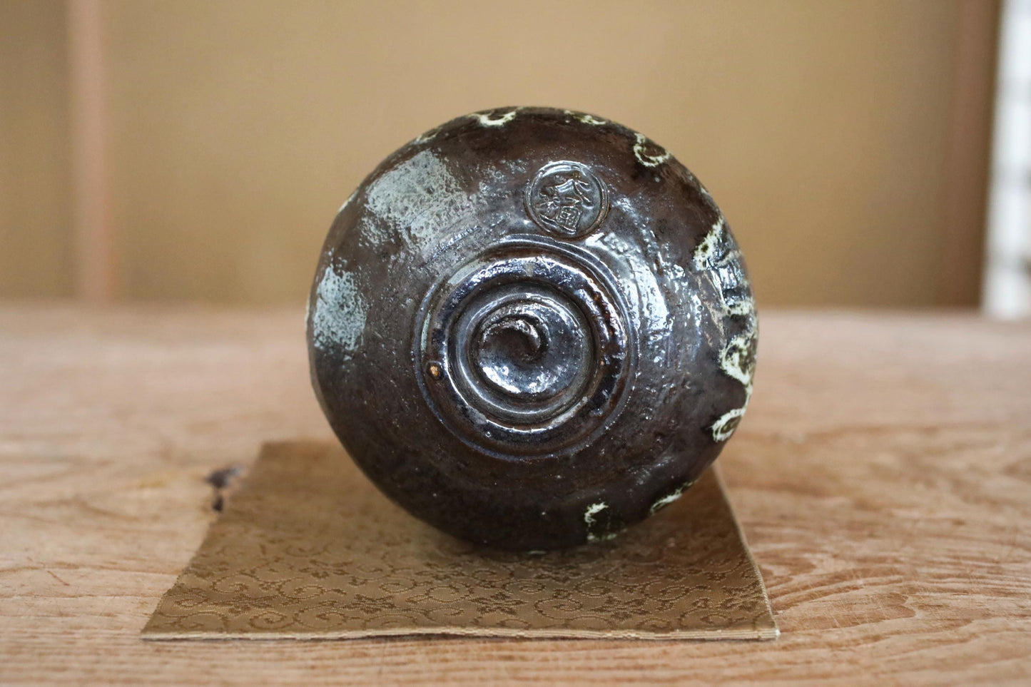 Japanese Raku Tea Bowl – Hand-Sculpted Chawan with Black Green Glaze | Ohi Kiln