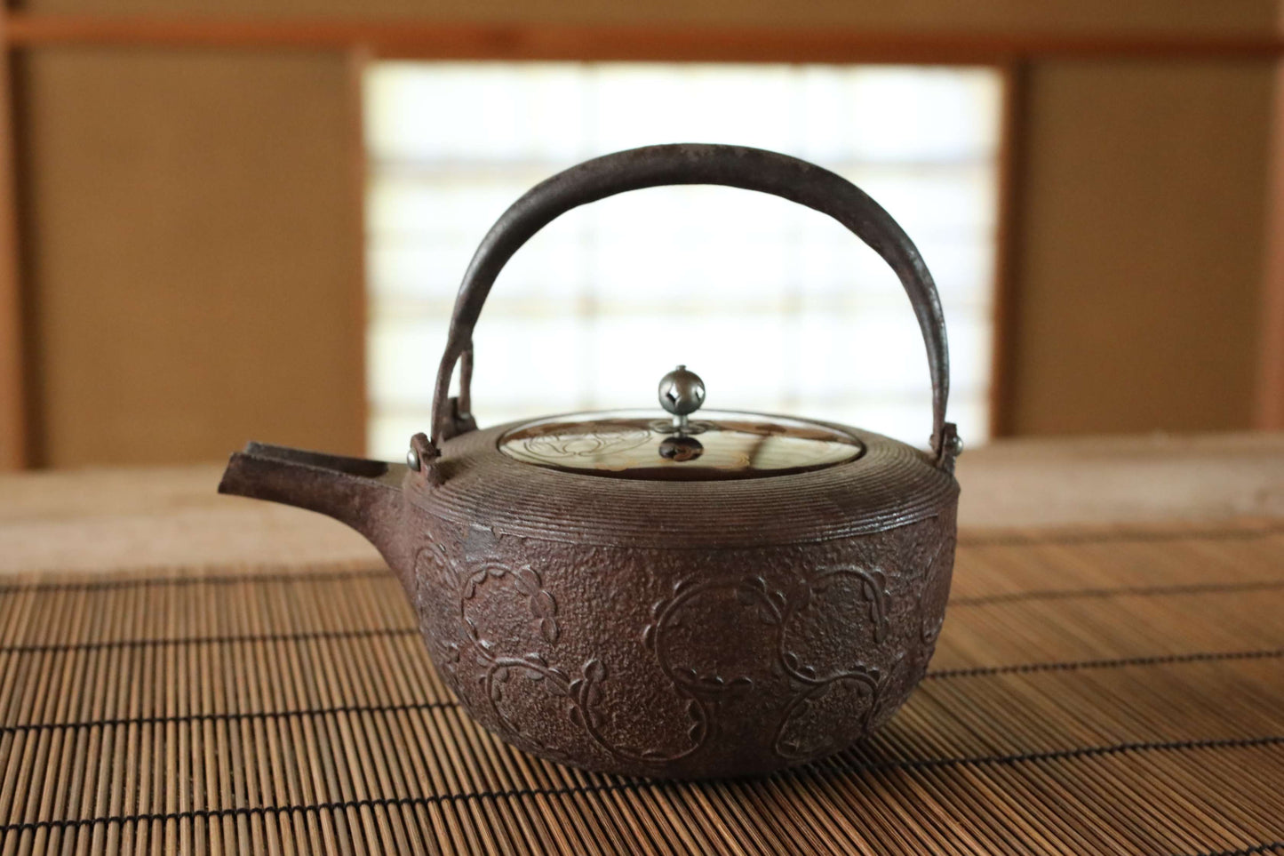 Japanese Antique iron Sake Jug  Tetsubin metal craft Japanese antique sake pot with a lacquered lid, sake tableware  H5.5×7.1×5.1in