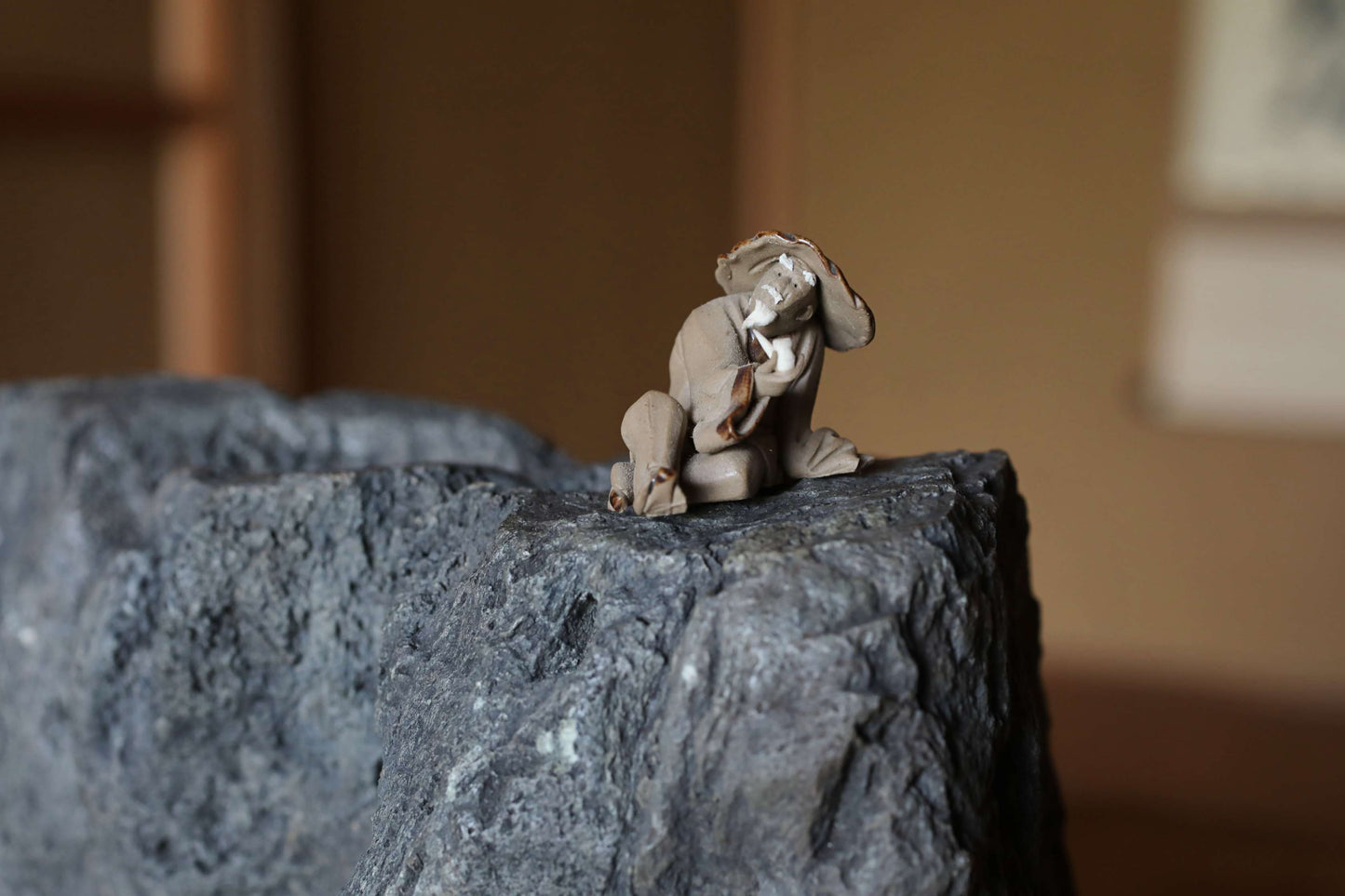 Japanese old "SUISEKI" scholars stone, indoor viewing stone, Saji-gawa stone, with a hand carved pedestal Power stone H5.9 x W8.7in