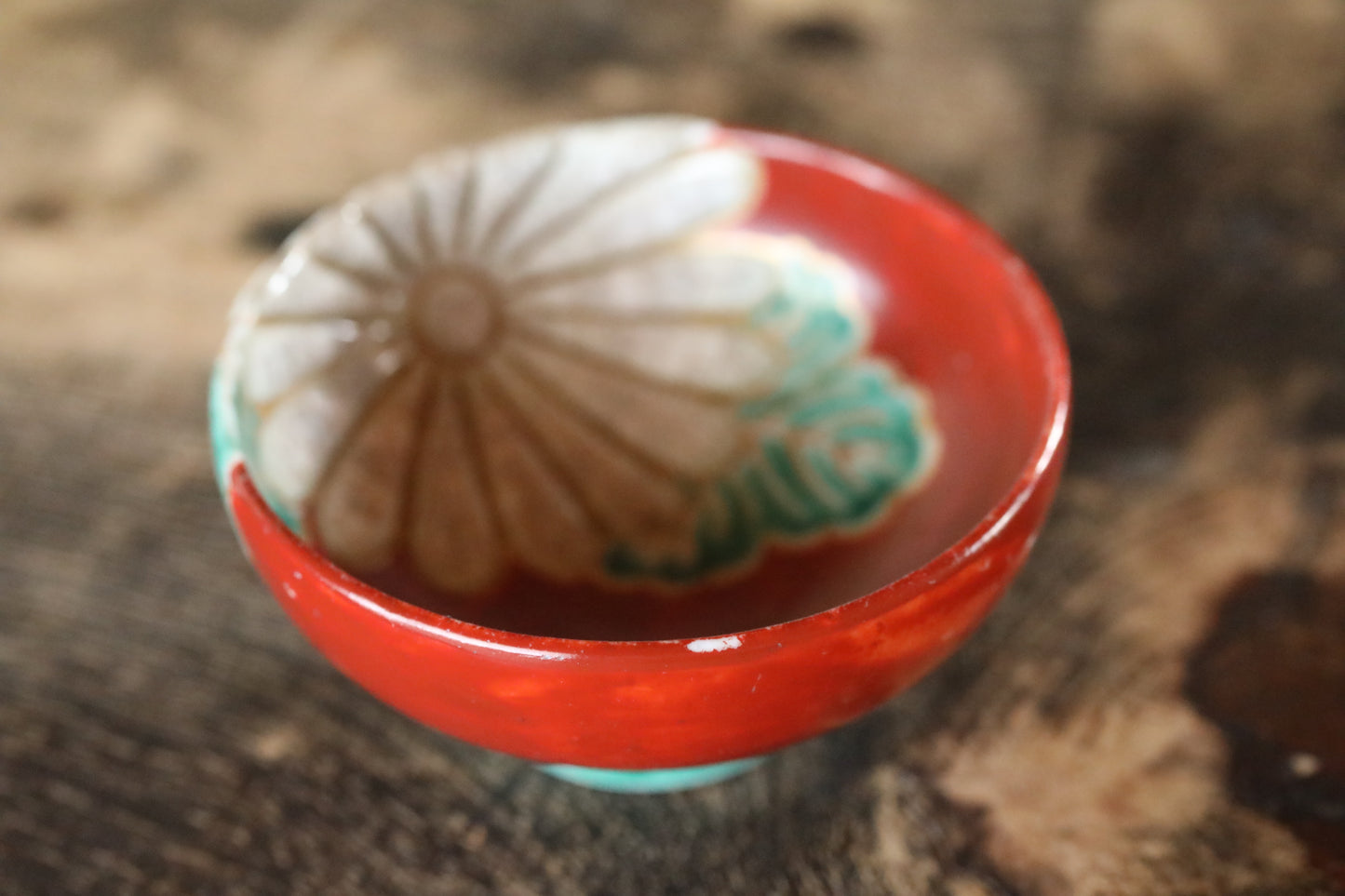 Japanese Antique Sake Cup, Kutani porcelain cup beautiful hand painting of chrysanthemum, late 19th century, wooden gift box  H1.3xW2.6in