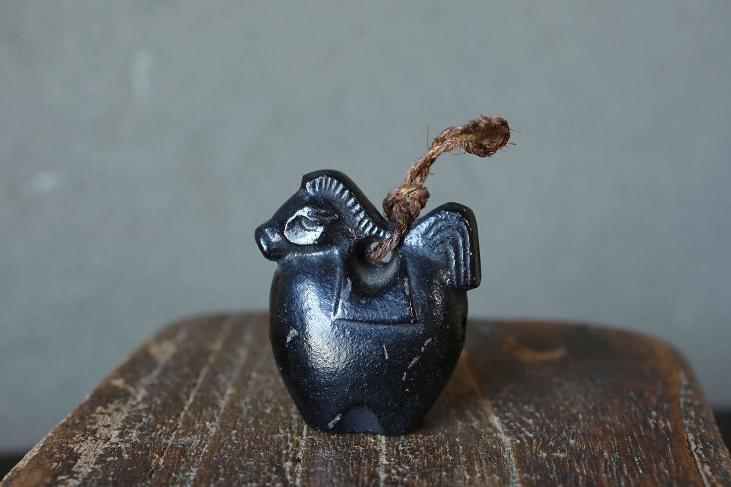 Japanese vintage Iron bell amulet Japanese Horse Paper weight japan metal ornament 1970s H2.6in×2.4in/H6.5×5×6cm