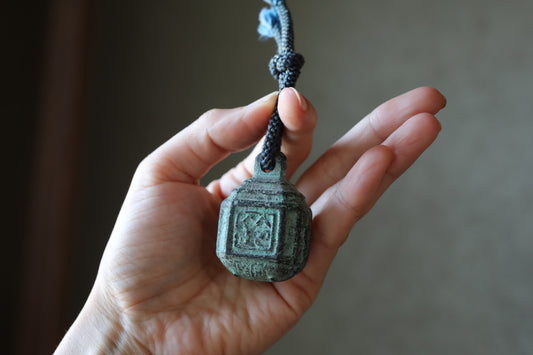 Japanese vintage Bronze metal small bell with KANJI calligraphy 鈴(bell), key charm made of metal H1.4in×2in/ H3.5×5cm