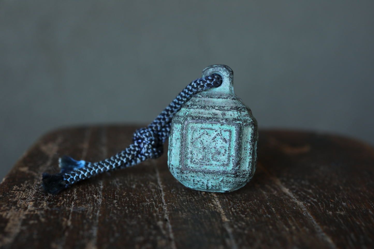 Japanese vintage Bronze metal small bell with KANJI calligraphy 鈴(bell), key charm made of metal H1.4in×2in/ H3.5×5cm