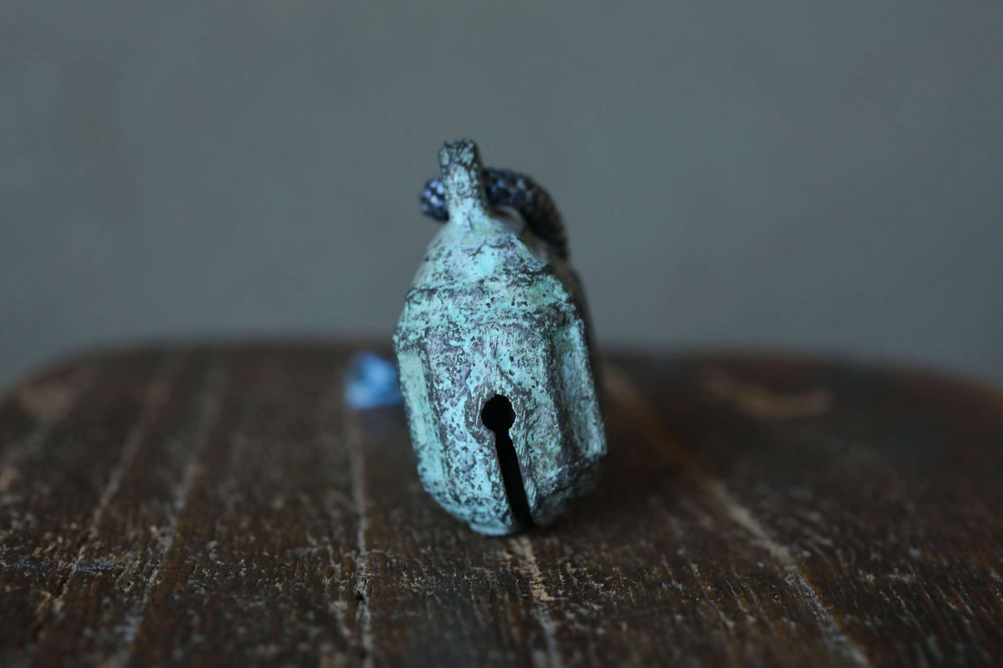 Japanese vintage Bronze metal small bell with KANJI calligraphy 鈴(bell), key charm made of metal H1.4in×2in/ H3.5×5cm