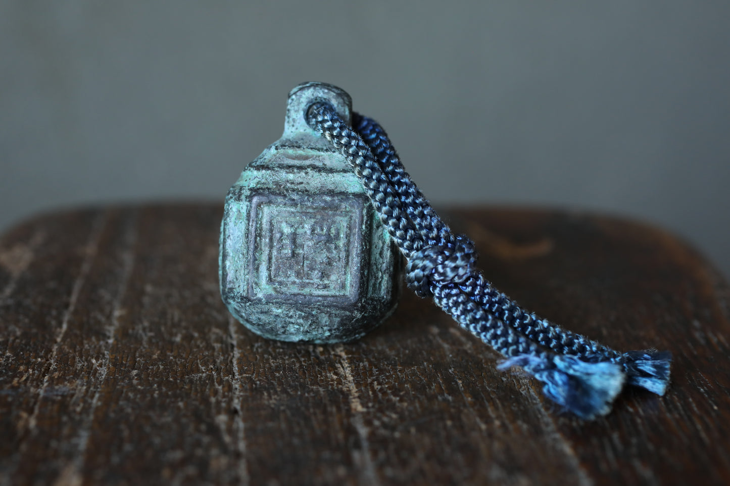 Japanese vintage Bronze metal small bell with KANJI calligraphy 鈴(bell), key charm made of metal H1.4in×2in/ H3.5×5cm