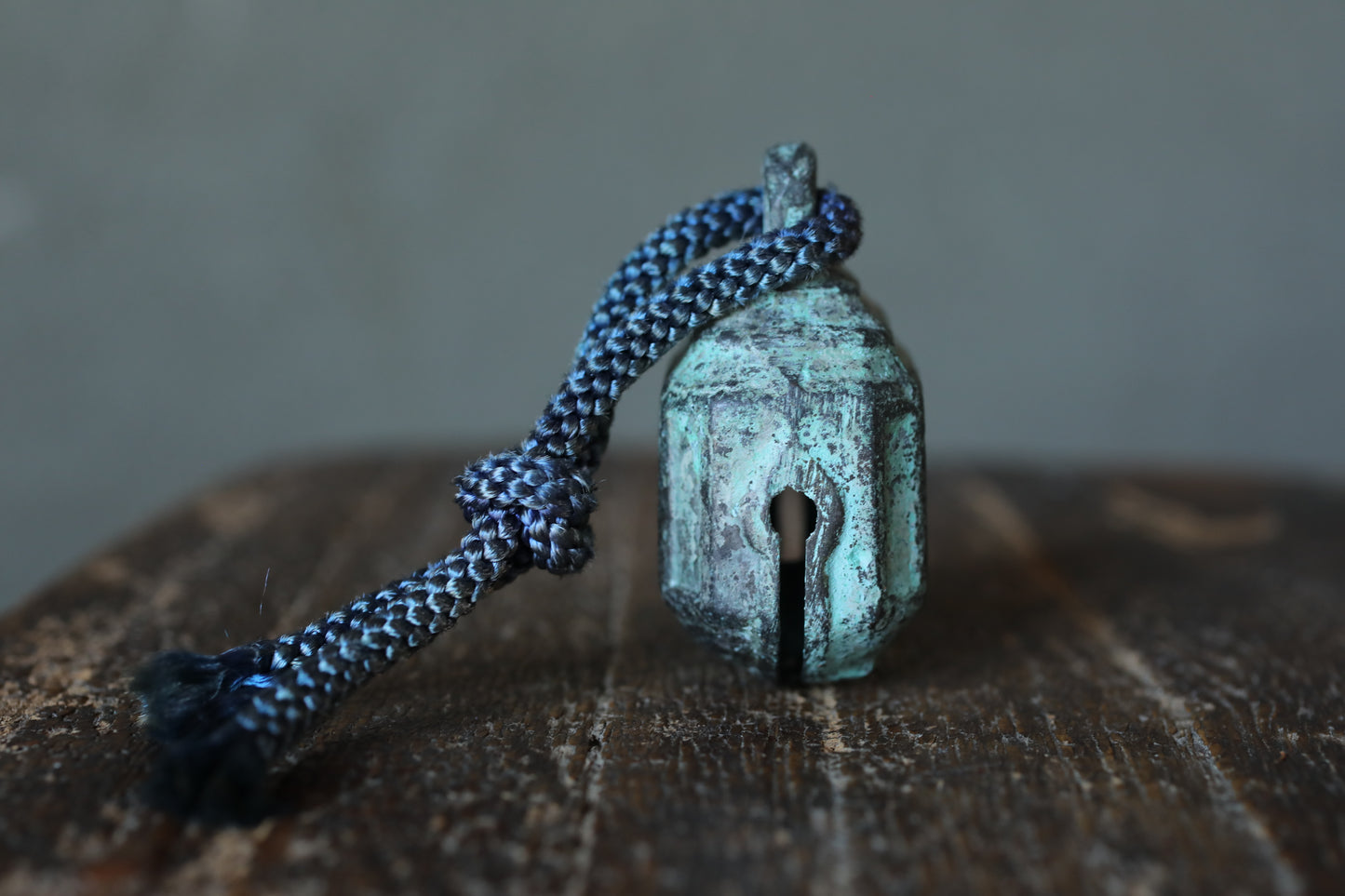 Japanese vintage Bronze metal small bell with KANJI calligraphy 鈴(bell), key charm made of metal H1.4in×2in/ H3.5×5cm