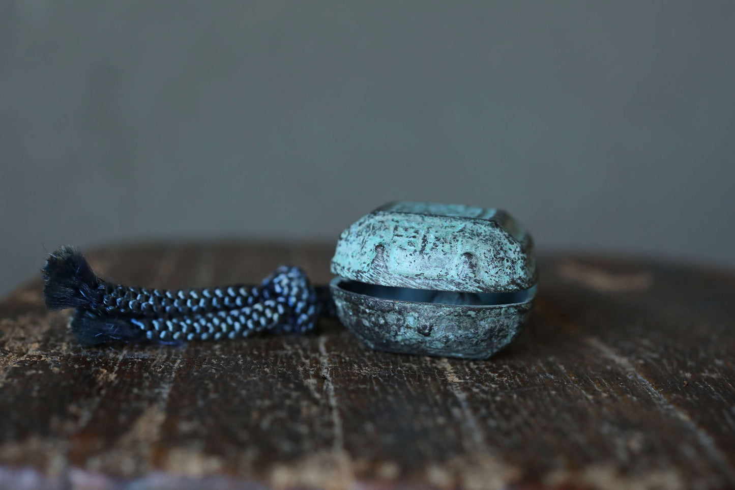 Japanese vintage Bronze metal small bell with KANJI calligraphy 鈴(bell), key charm made of metal H1.4in×2in/ H3.5×5cm