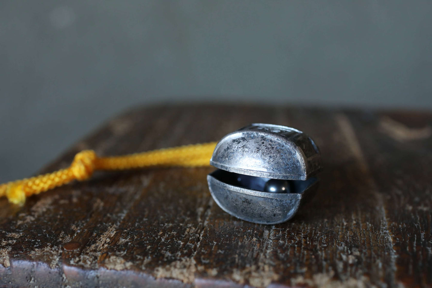 Japanese vintage metal small bell shinto shrine with KANJI calligraphy 鈴(bell), key charm made of metal H1.1in×1.2in/ H2.8×3cm