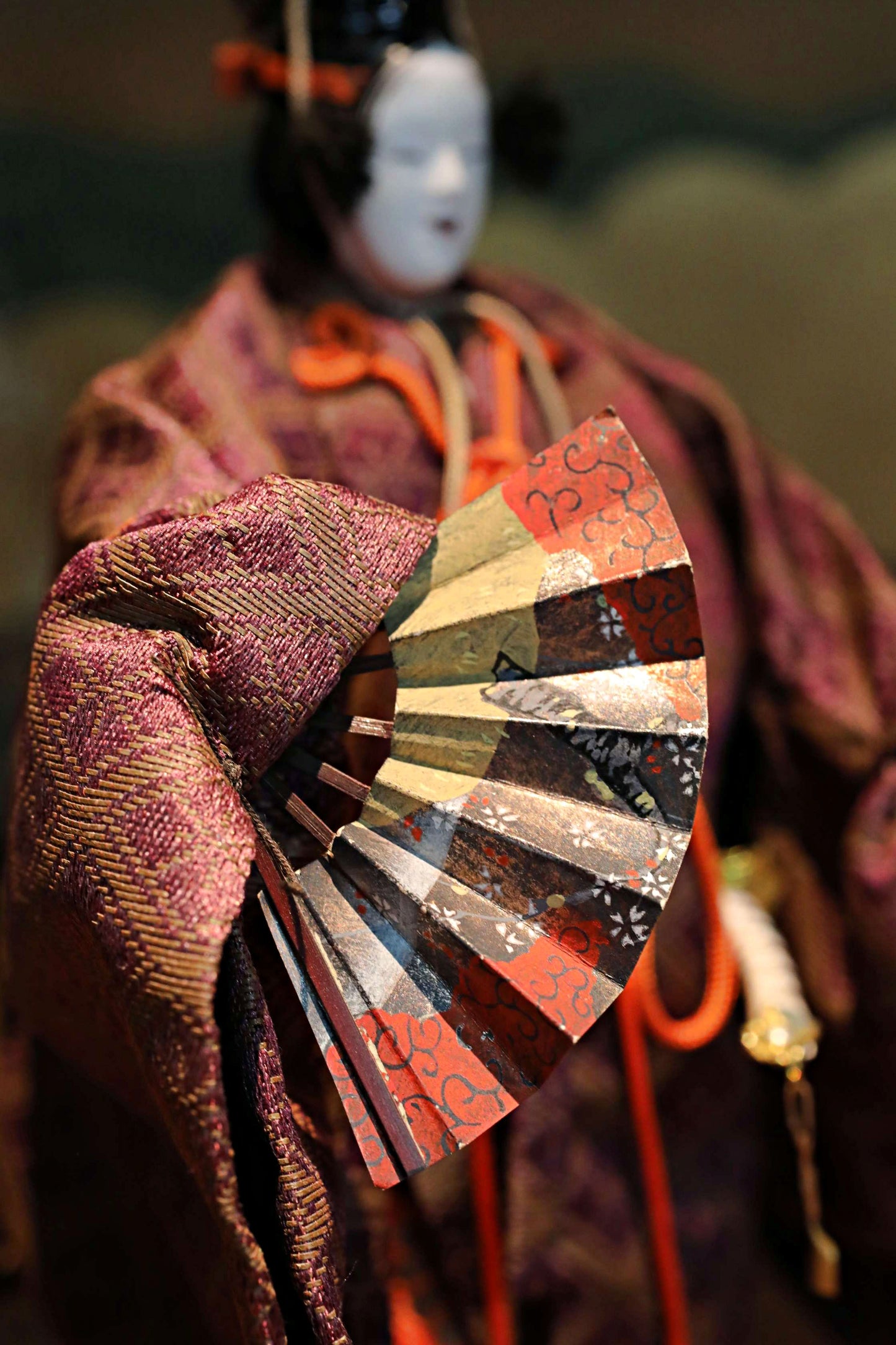 FINE! RARE! Japanese vintage Noh doll Koomote mask mask dancing woman "井筒” made of wood and silk KIMONO for Gift H8.9×5.5in/H22.5×14cm
