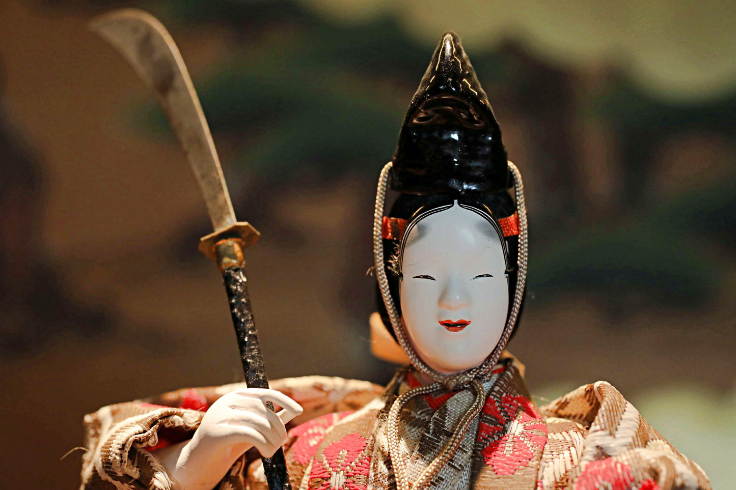 FINE! RARE! Japanese vintage Noh doll Koomote mask mask woman samurai "巴” made of wood and silk KIMONO for Gift H9.8×5.1in/H25×13cm