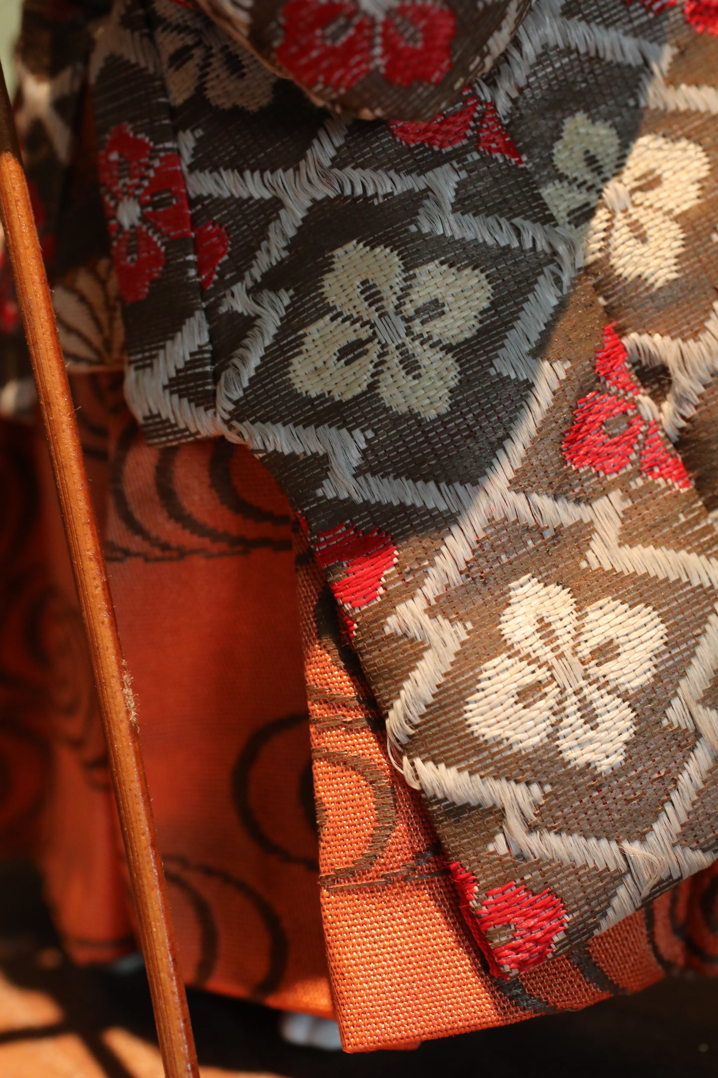 FINE! RARE! Japanese vintage Noh doll Koomote mask mask woman samurai "巴” made of wood and silk KIMONO for Gift H9.8×5.1in/H25×13cm