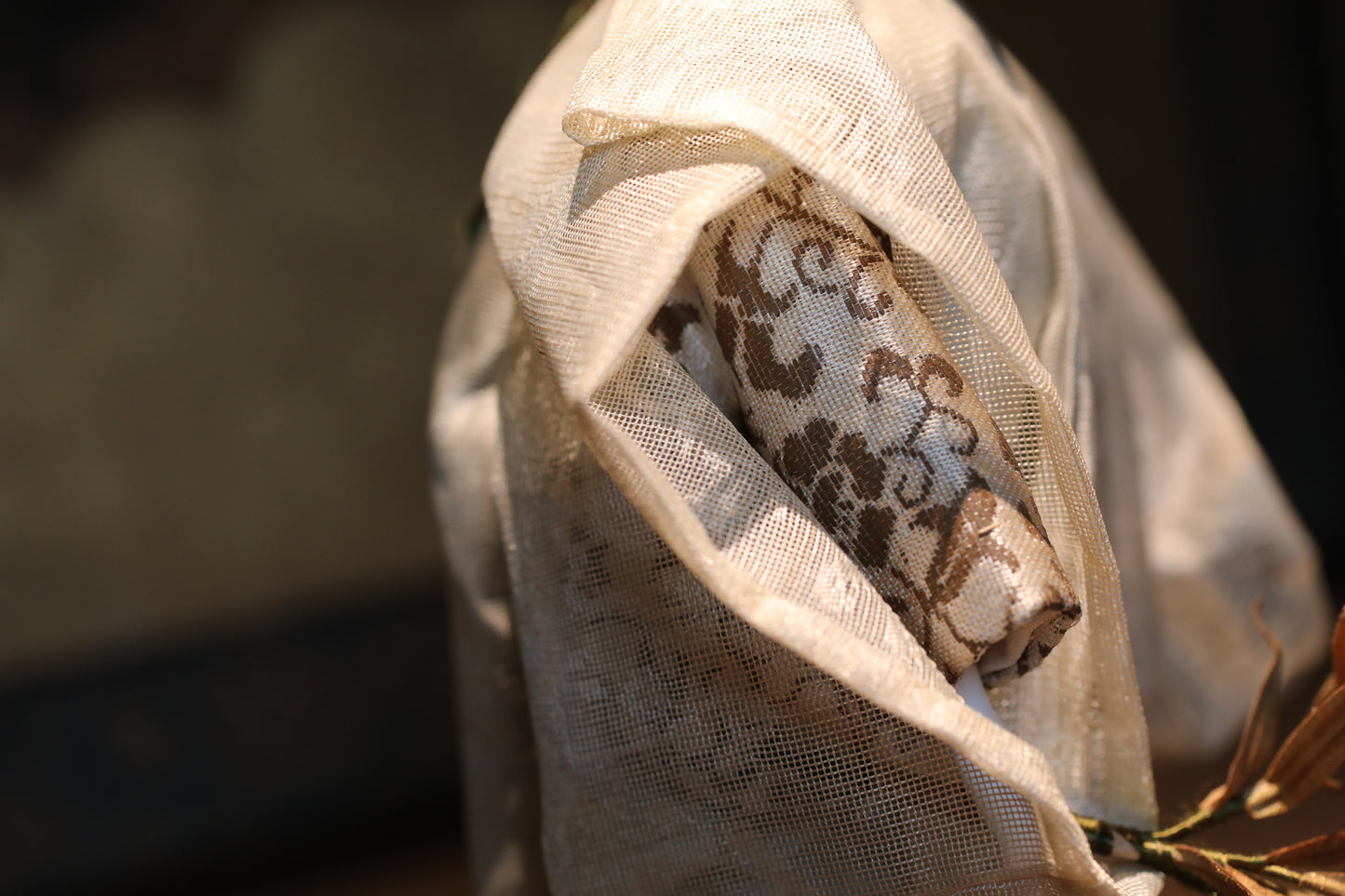 FINE! RARE! Japanese vintage Noh doll Koomote mask mask named "道成寺” made of wood and silk KIMONO for Gift H8.5×5.1in/H21.5×13cm