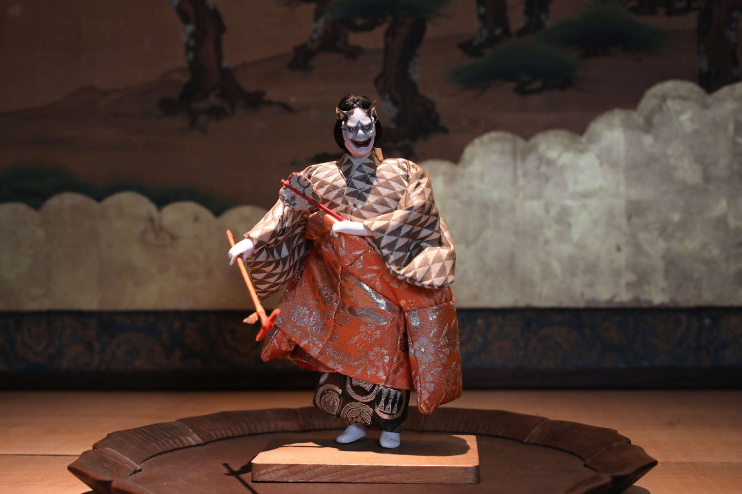 FINE! RARE! Japanese vintage Noh doll Hannya mask demon mask named "道成寺” made of wood and silk KIMONO for Gift H8.5×5.1in/H21.5×13cm