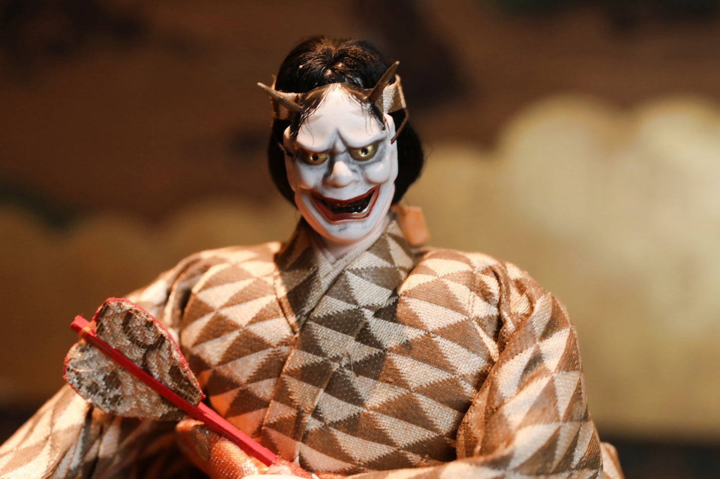 FINE! RARE! Japanese vintage Noh doll Hannya mask demon mask named "道成寺” made of wood and silk KIMONO for Gift H8.5×5.1in/H21.5×13cm