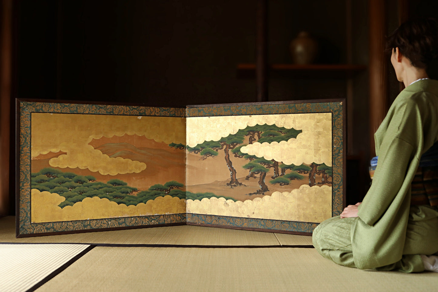 FINE! Japanese antique furniture 1800s EDO Byobu wind screen hand painting, Real Gold Clouds with pine tree W74in/H188cm
