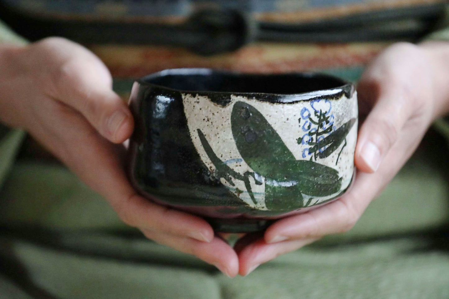 Matcha bowl Japanese vintage CHAWAN "kenzan" kyo-ware with flower, Signed, Tea Ceremony with a box