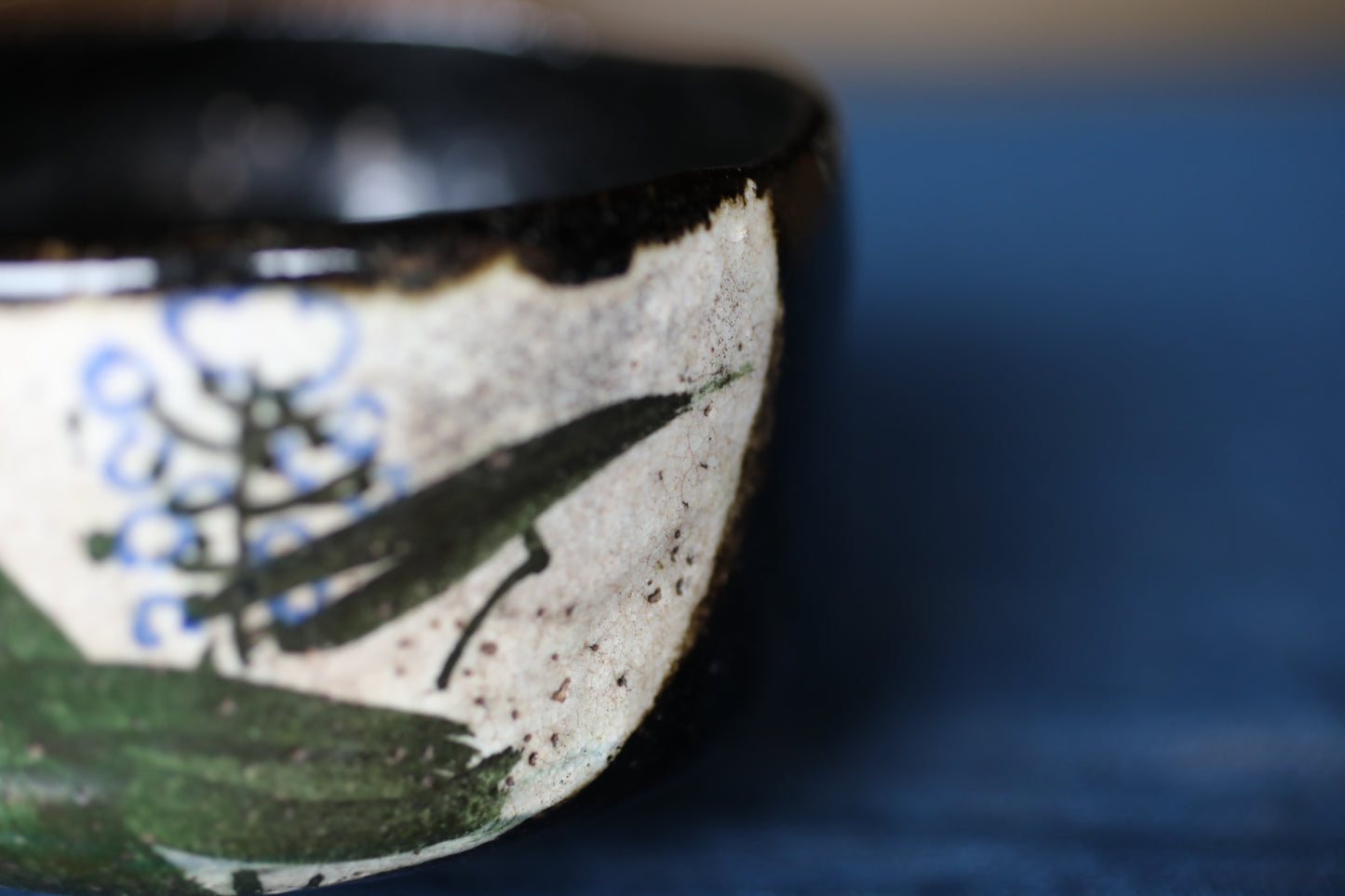 Matcha bowl Japanese vintage CHAWAN "kenzan" kyo-ware with flower, Signed, Tea Ceremony with a box
