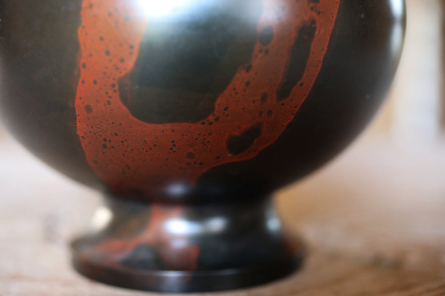 FINE! Japanese vintage 1960s Bronze flower vase black red marble with dragon Divine Beast ears with 峰雲 sign furniture H9.4in/H24cm