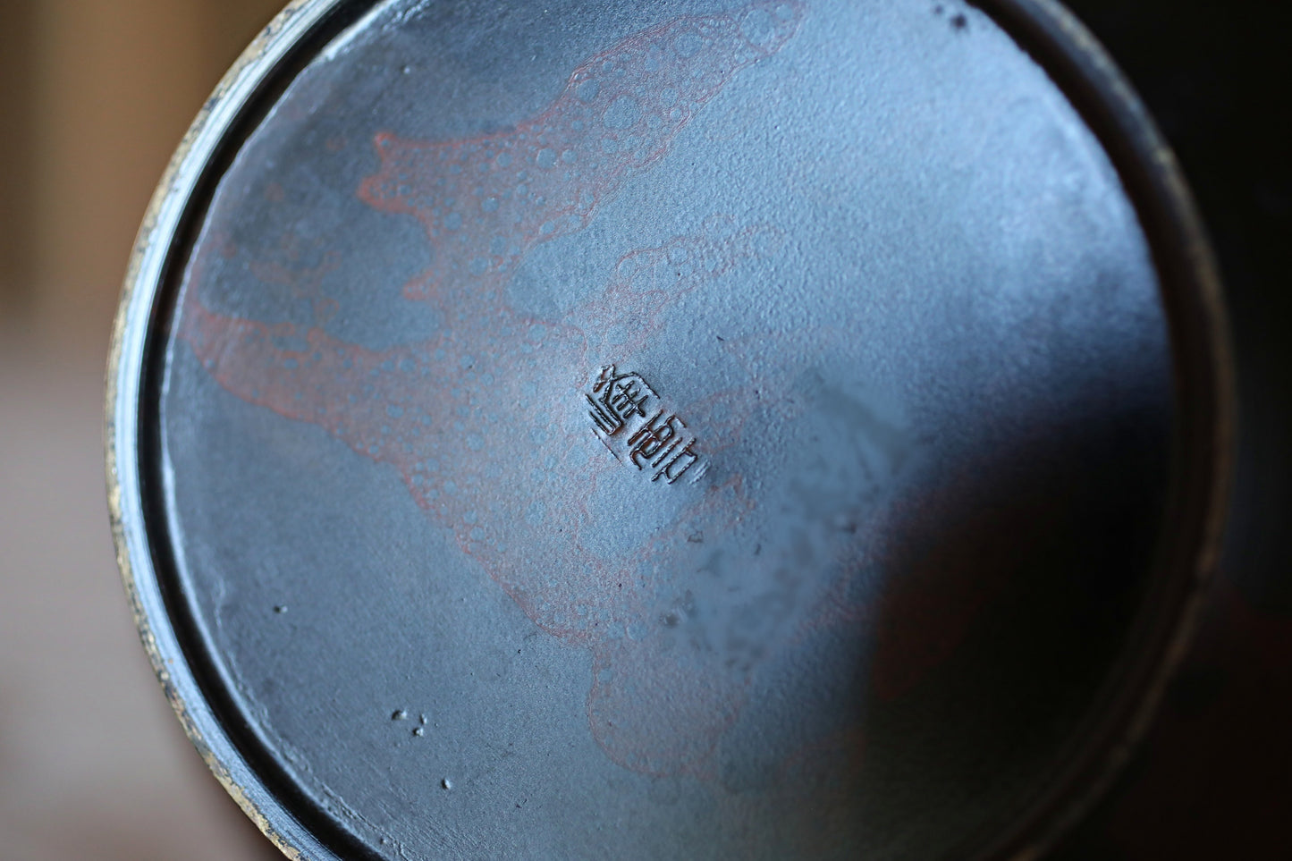 FINE! Japanese vintage 1960s Bronze flower vase black red marble with dragon Divine Beast ears with 峰雲 sign furniture H9.4in/H24cm