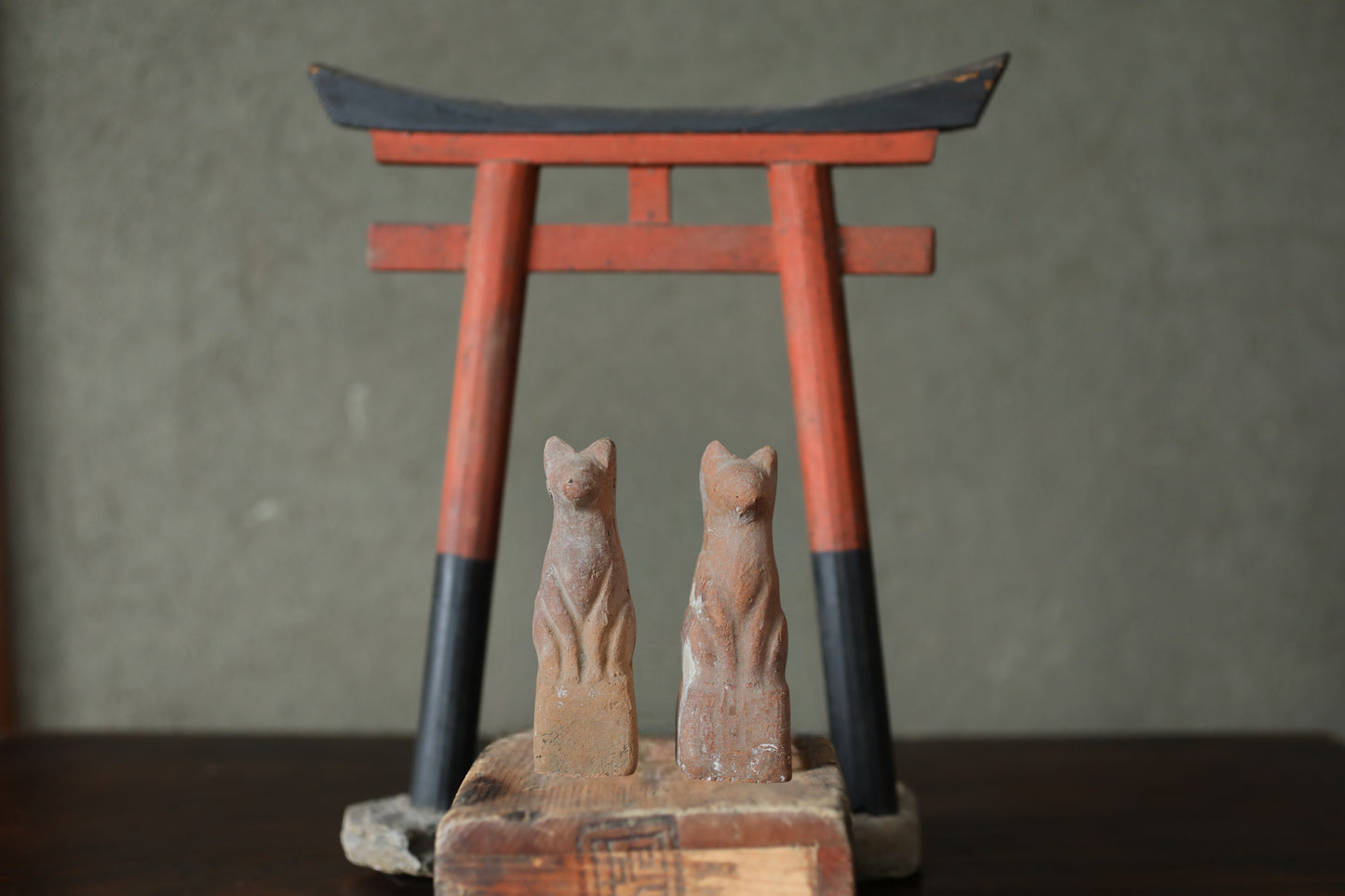 Japanese Antique 1910s pair of KITSUNE dolls Pottery from Shinto shrine Altar Foxes art Japanese guardian deity Okimono H3.5in/9cm