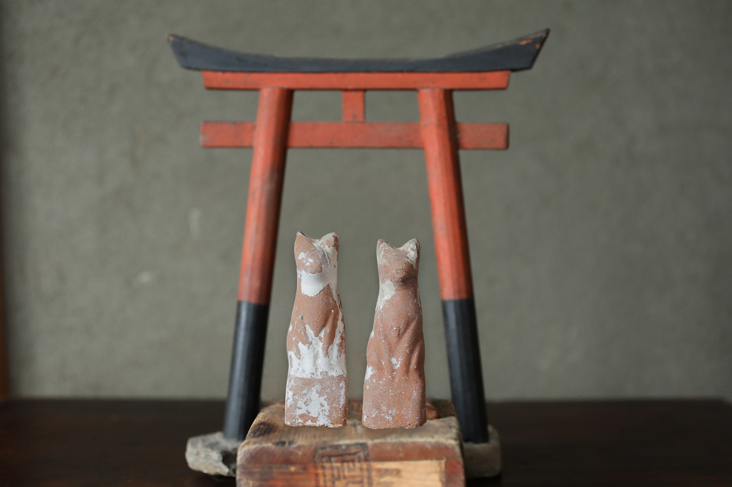 Japanese Antique 1910s pair of KITSUNE dolls Pottery from Shinto shrine Altar Foxes art Japanese guardian deity Okimono H3.5in/9cm