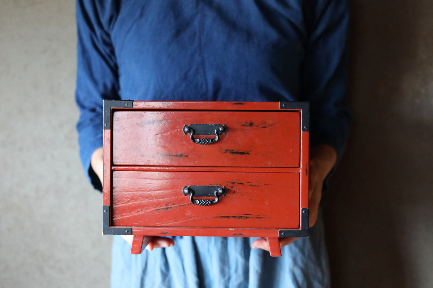 Japanese vintage furniture Small lacquer Chest of drawers "tansu" red & black urushi lacquer  wood hand craft H6.7×W8.7×11.8in/H17×22×30cm