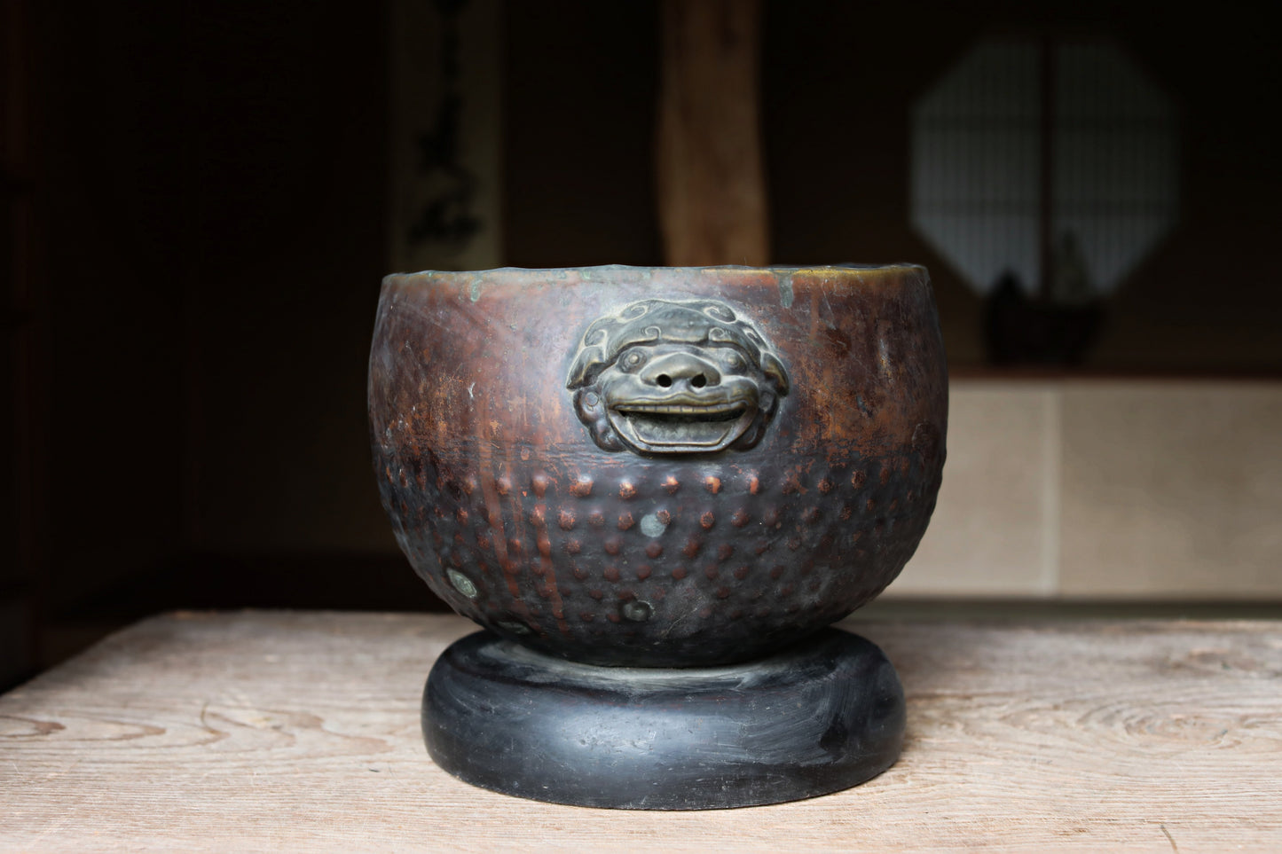 Japanese antique Bronze HIBACHI Blazer, plant pot cover with lion face handles, engraving, charcoal Fire Holder 1800s W14.4in/W36.5cm