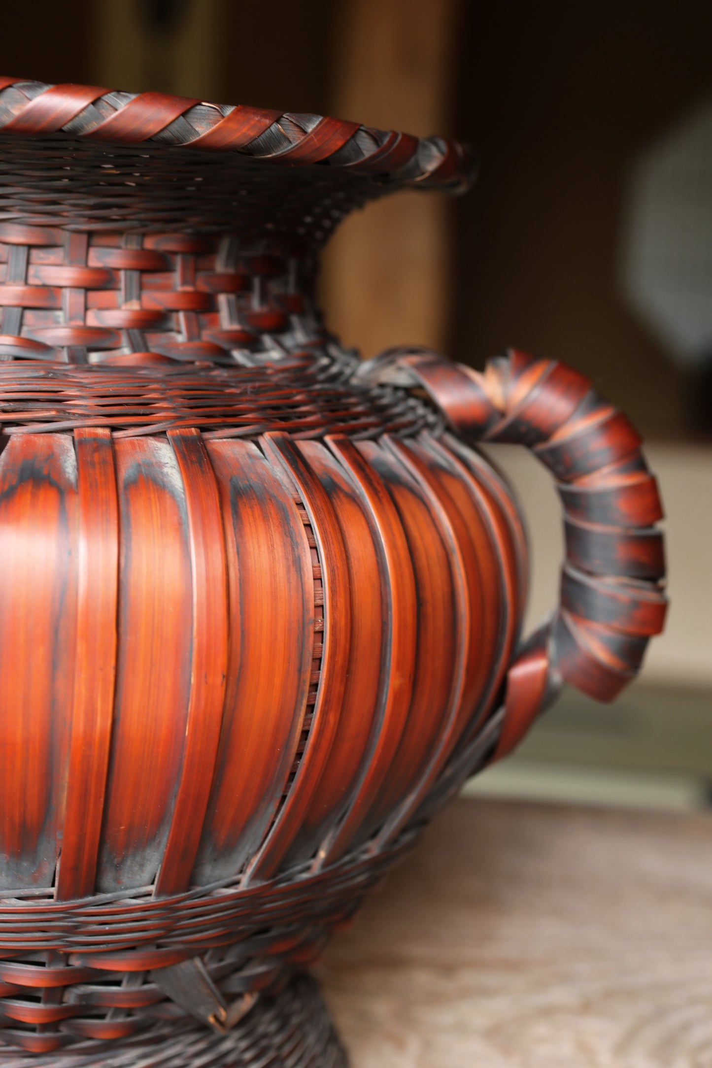 LARGE! Japanese vintage bamboo woven vase with two handles in smoke stained color, IKEBANA, Tea ceremony, Hana-kago W13.4in/W34cm