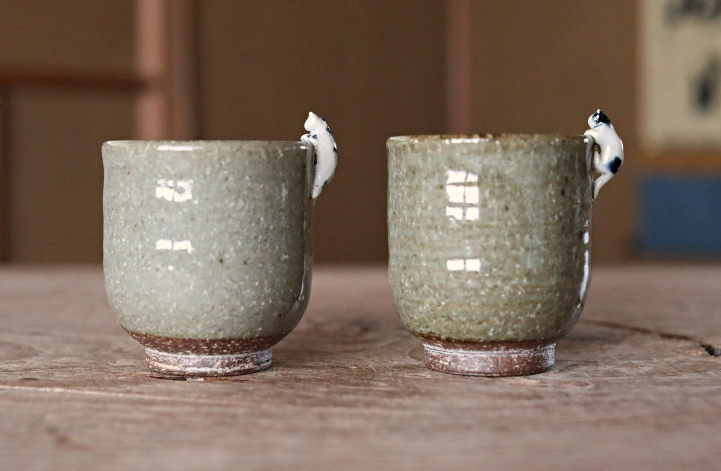 Pair of Japanese ceramic tea cups set Cats scramble up the edge SENCHA with wooden box tableware Tea ceremony For GIFT