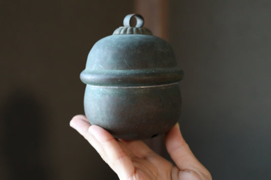 Japanese vintage black Bronze Bell from shinto shrine hanging bell hand metal craft SUZU H4.1×3.5in/H10.5×9cm