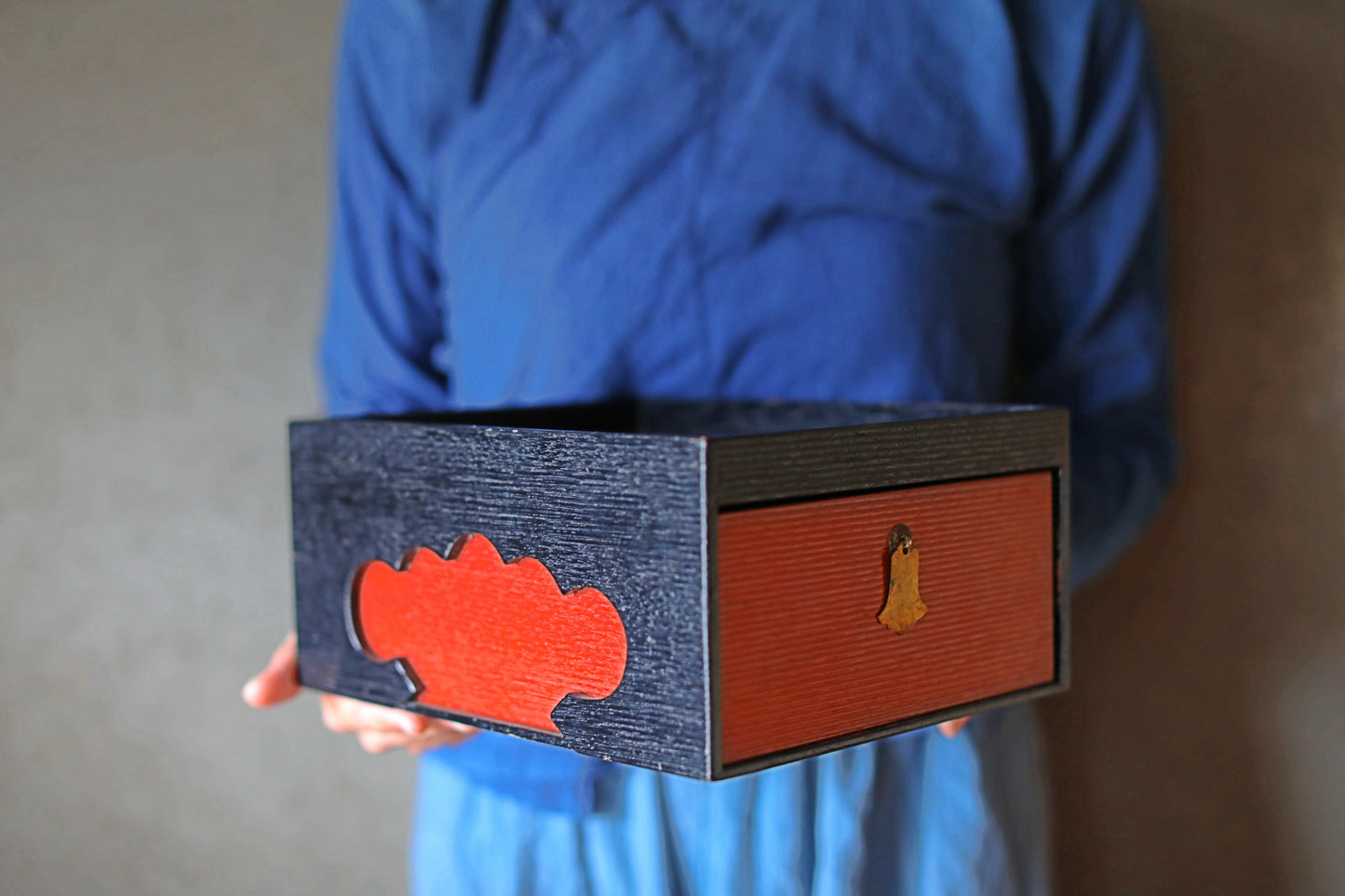 Japanese furniture Small lacquer Chest of drawers "tansu" red & black urushi lacquer  wood hand craft H4.7×W8.3×10.2in/H12×21×26cm