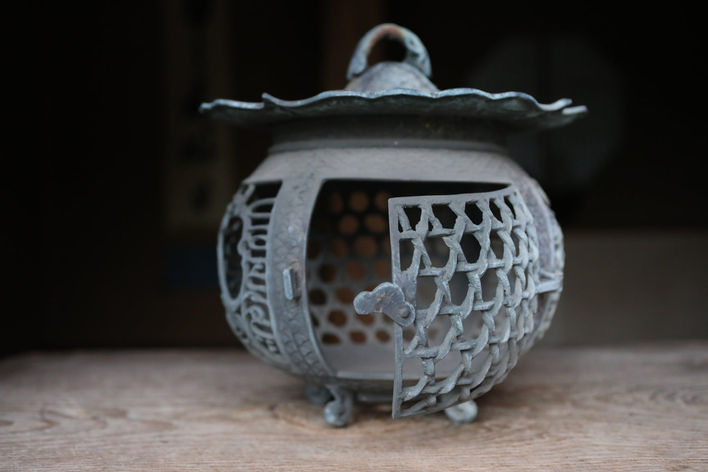 FINE! Japanese antique bronze Lantern, garden lamp, Hanging or Standing Lantern Tsuridoro with dragon cloud open work H11.4in/H29cm