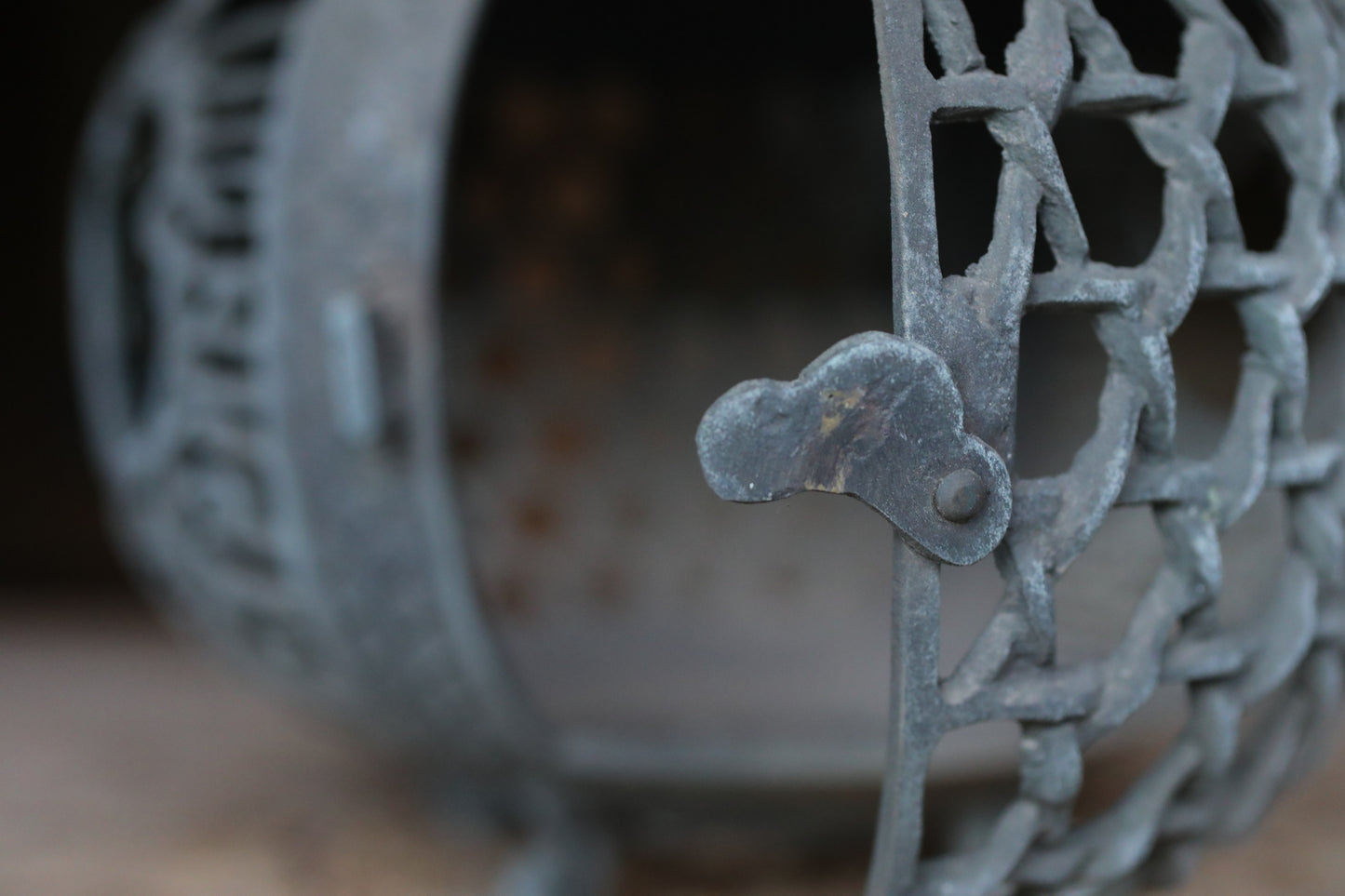 FINE! Japanese antique bronze Lantern, garden lamp, Hanging or Standing Lantern Tsuridoro with dragon cloud open work H11.4in/H29cm