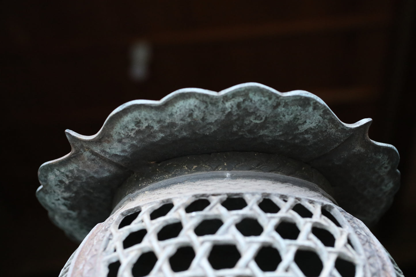 FINE! Japanese antique bronze Lantern, garden lamp, Hanging or Standing Lantern Tsuridoro with dragon cloud open work H11.4in/H29cm