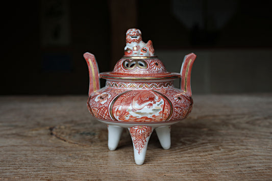 Japanese beautiful vintage KUTANI ceramic censer incense burner with lion, phoenix flower, gold and red, For GIFT W4.7in/W12cm