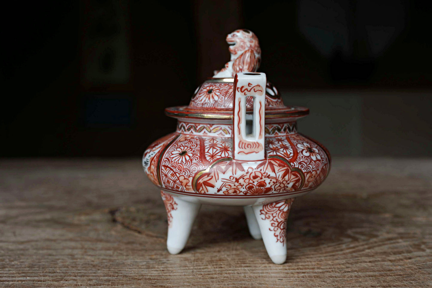Japanese beautiful vintage KUTANI ceramic censer incense burner with lion, phoenix flower, gold and red, For GIFT W4.7in/W12cm