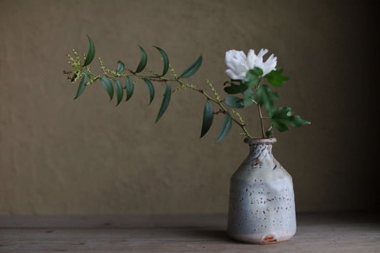 Japanese vintage hand made ceramic small jar flower vase Shino ware for Tea ceremony, IKEBANA H5.9in/H15cm