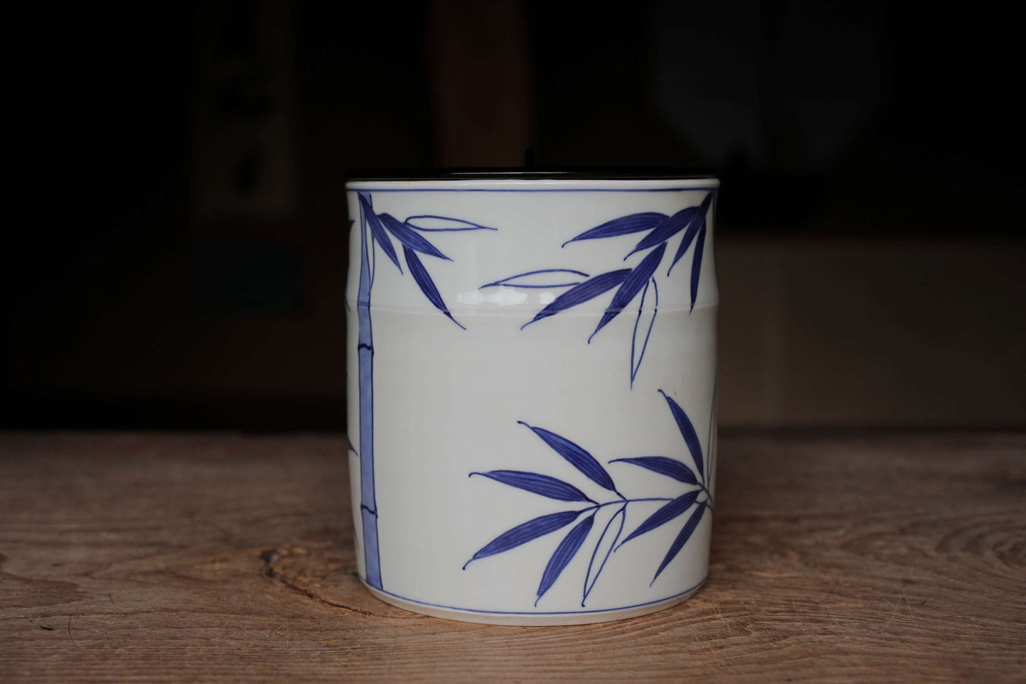 Japanese vintage Mizusashi jar with lacquered wood lid porcelain kiln craft For Tea ceremony "Sometsuke" with signed W6.9in/W17.5cm