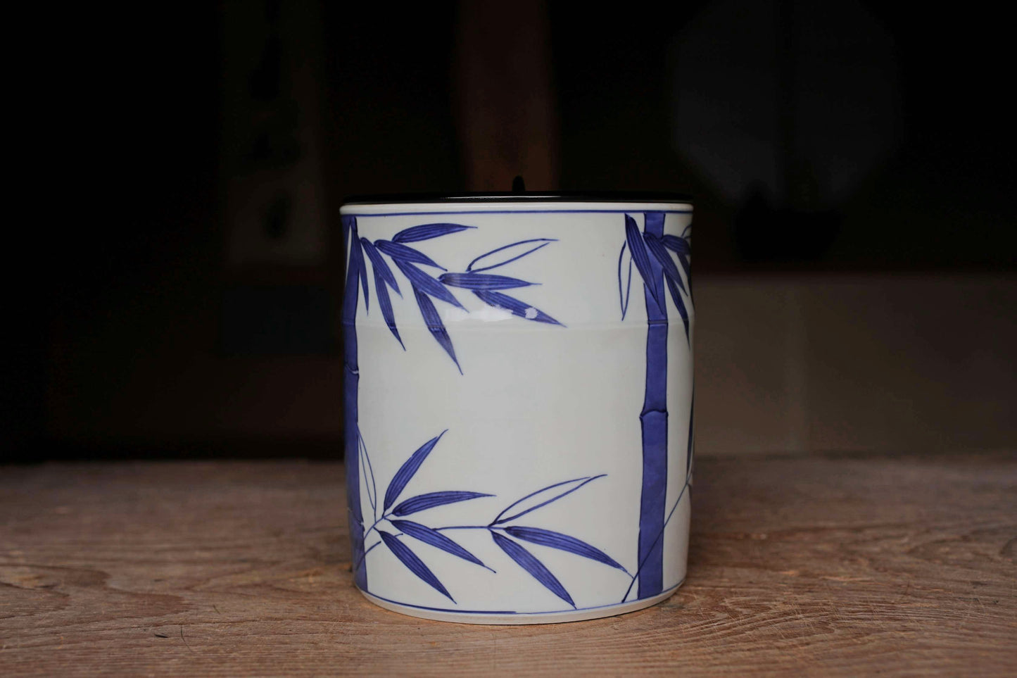 Japanese vintage Mizusashi jar with lacquered wood lid porcelain kiln craft For Tea ceremony "Sometsuke" with signed W6.9in/W17.5cm