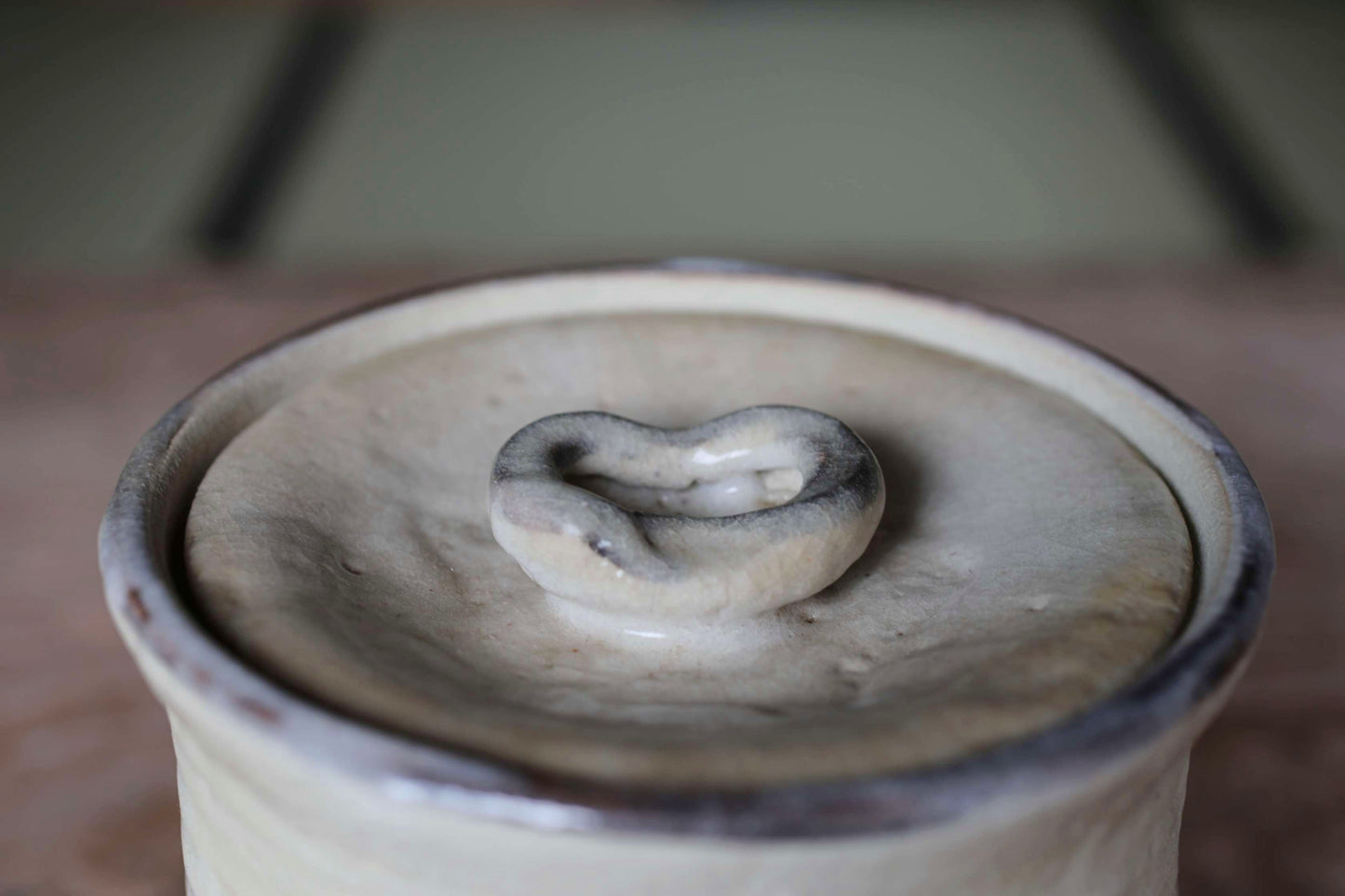 Japanese vintage Mizusashi jar with Two types of lids ceramic kiln craft For Tea ceremony "Shino" with signed W5.4in/W13.8cm