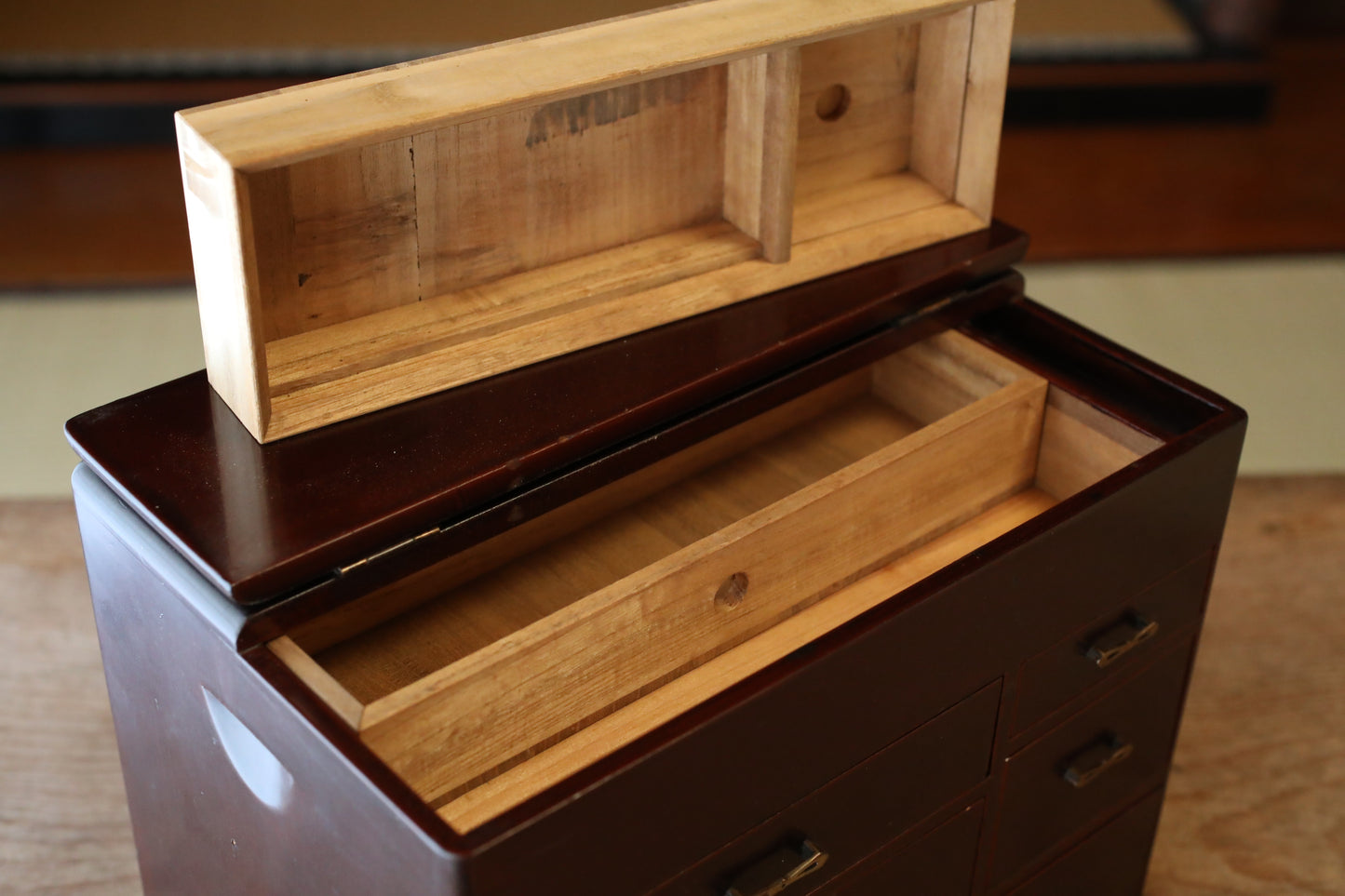 Japanese vintage 1960s furniture Small lacquer Chest of drawers "tansu" dark Reddish brown for sawing drawer H9.8×W12.8in /H25×32.6cm